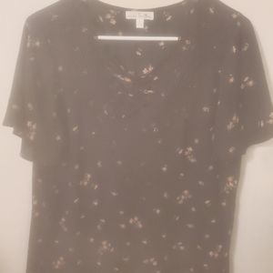 Cute blouse with front detail